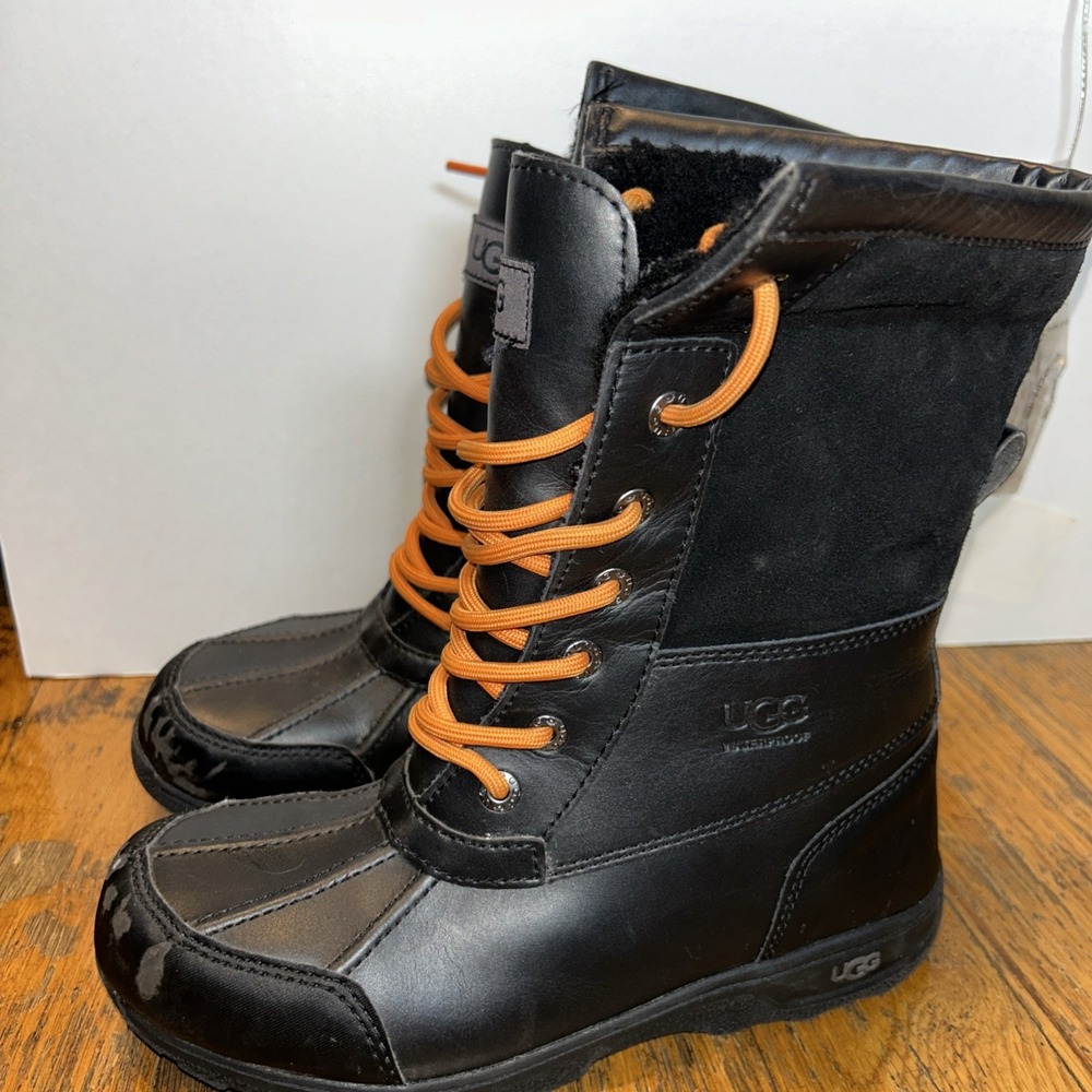 KIDS UGG BUTTE II CWR BLACK SUEDE‎ WATERPROOF DUCK BOOTS Size 4 WOMEN 1098890K